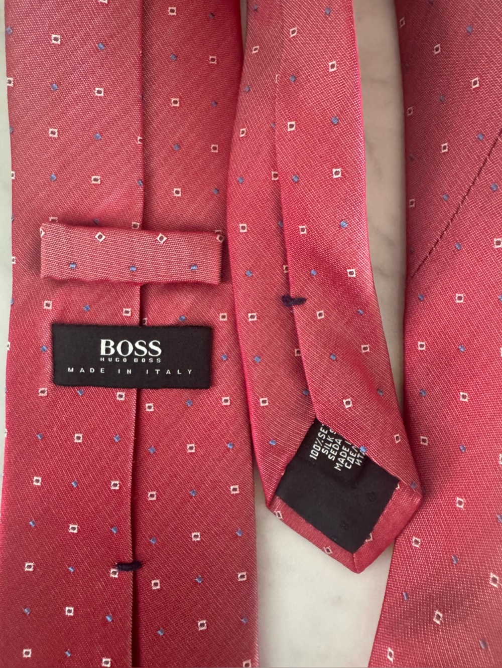 BOSS Hugo Boss Made in Italy 100% Silk Red Geometric Tie
